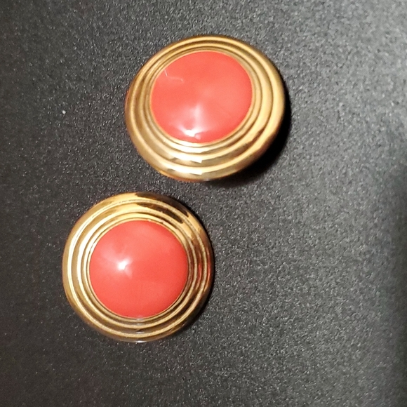 Retro Vintage Orange Coral & Gold-tone Earrings - Picture 2 of 5